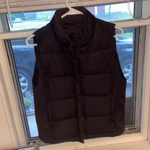 Gap puffer vest.
